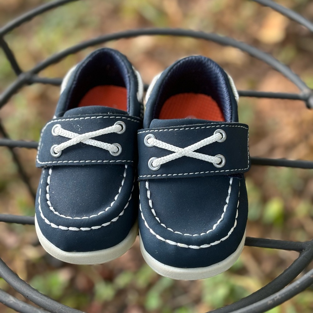 BUSTER BROWN BABY SHOES SIZE 4 NAVY BLUE